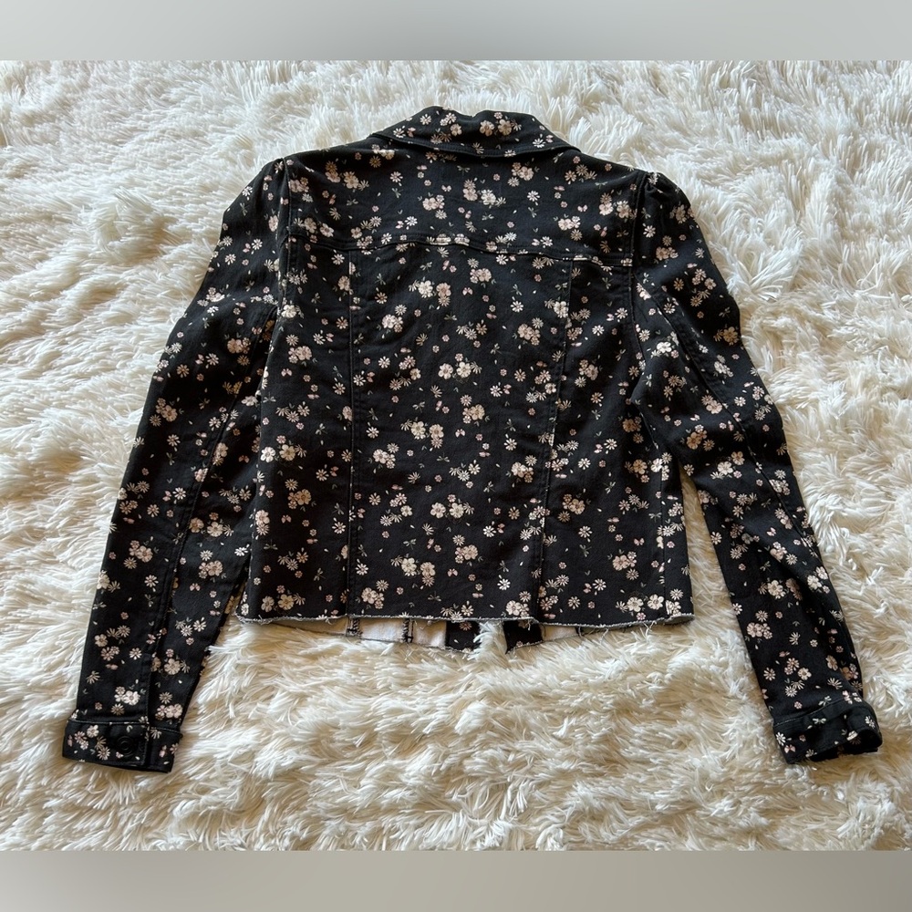 Celebrity Pink | Black Denim Puff Sleeve Jean Jacket with Floral Print - Picture 11 of 11